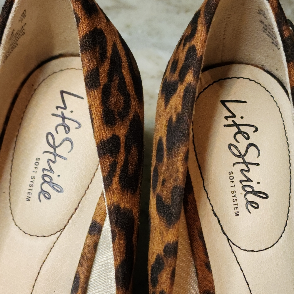 LifeStride Animal Leopard Print Heels Size 9M Like new. - Picture 5 of 7